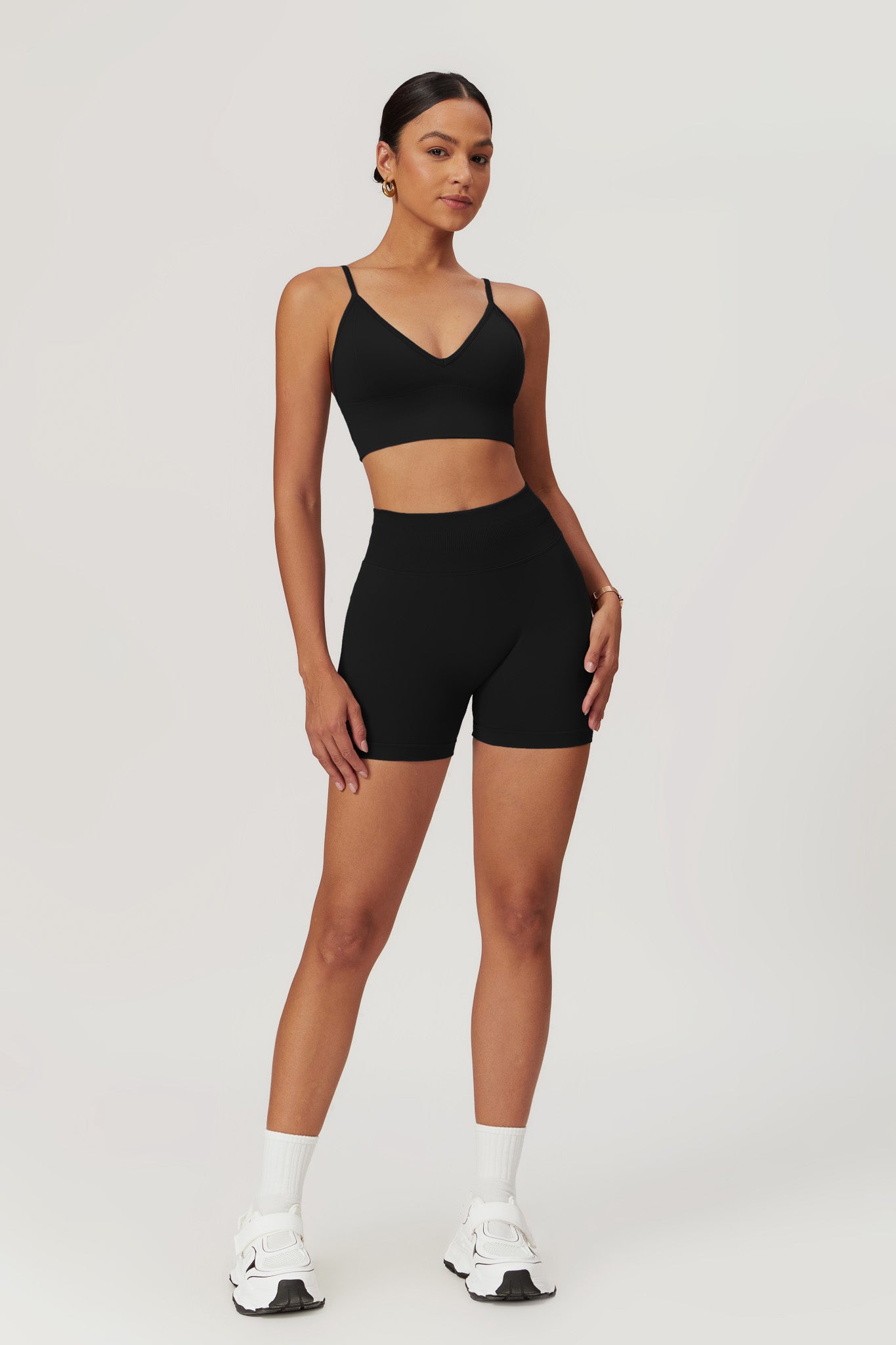 Briana Minimalistic Sports Bra - Black