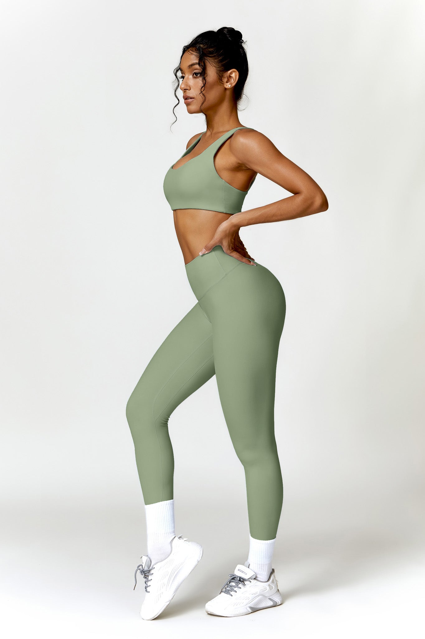 Camila Sports Bra - Pistachio