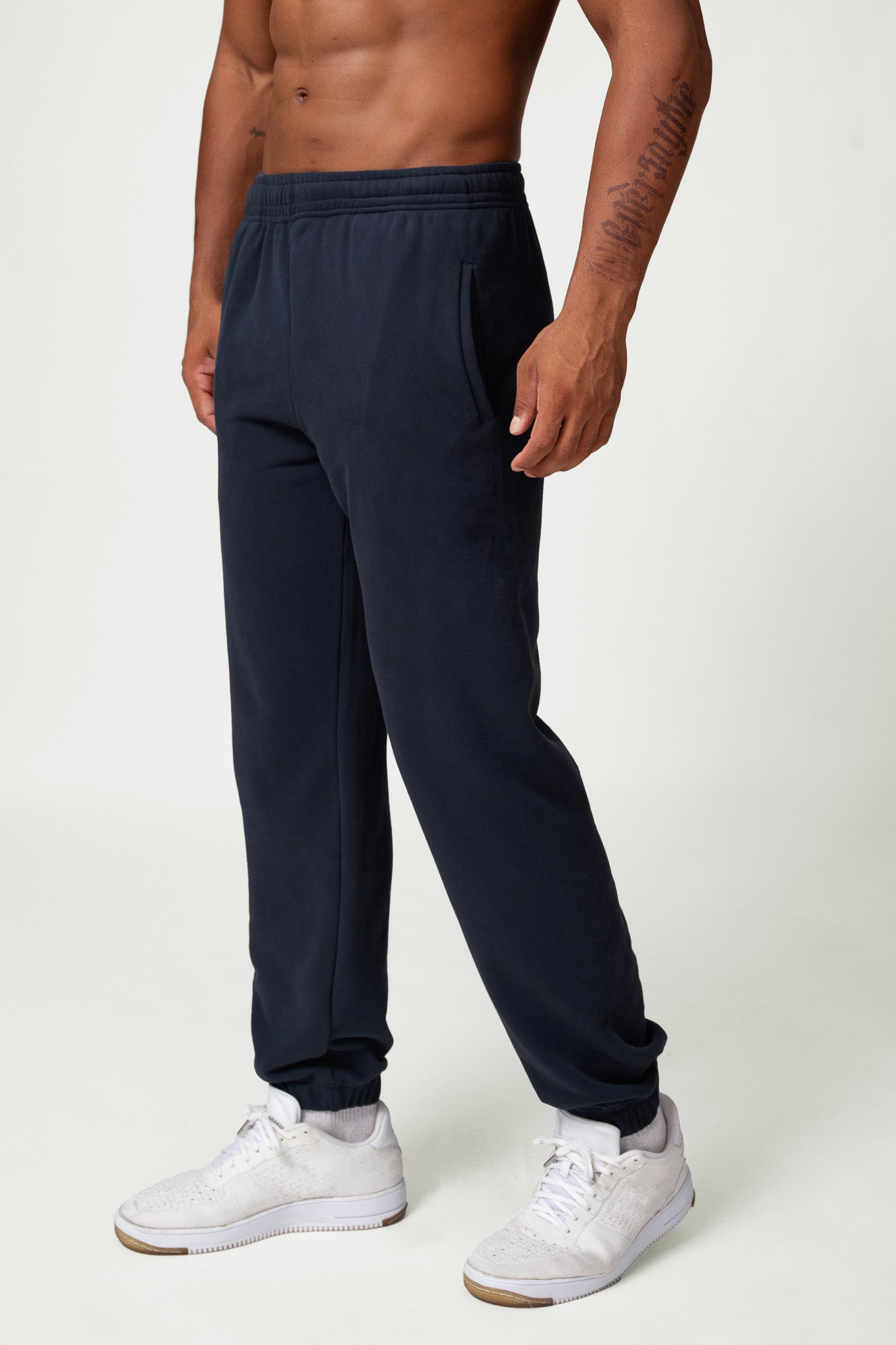 Momentum Sweatpants - Navy