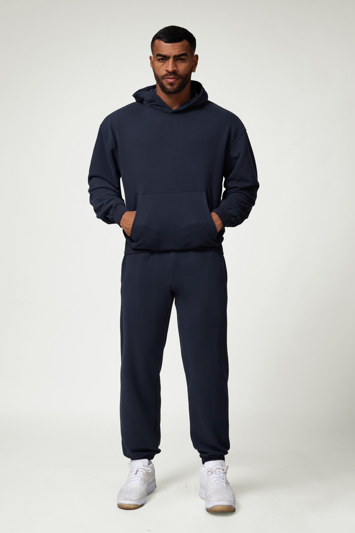 Momentum Sweatpants - Navy